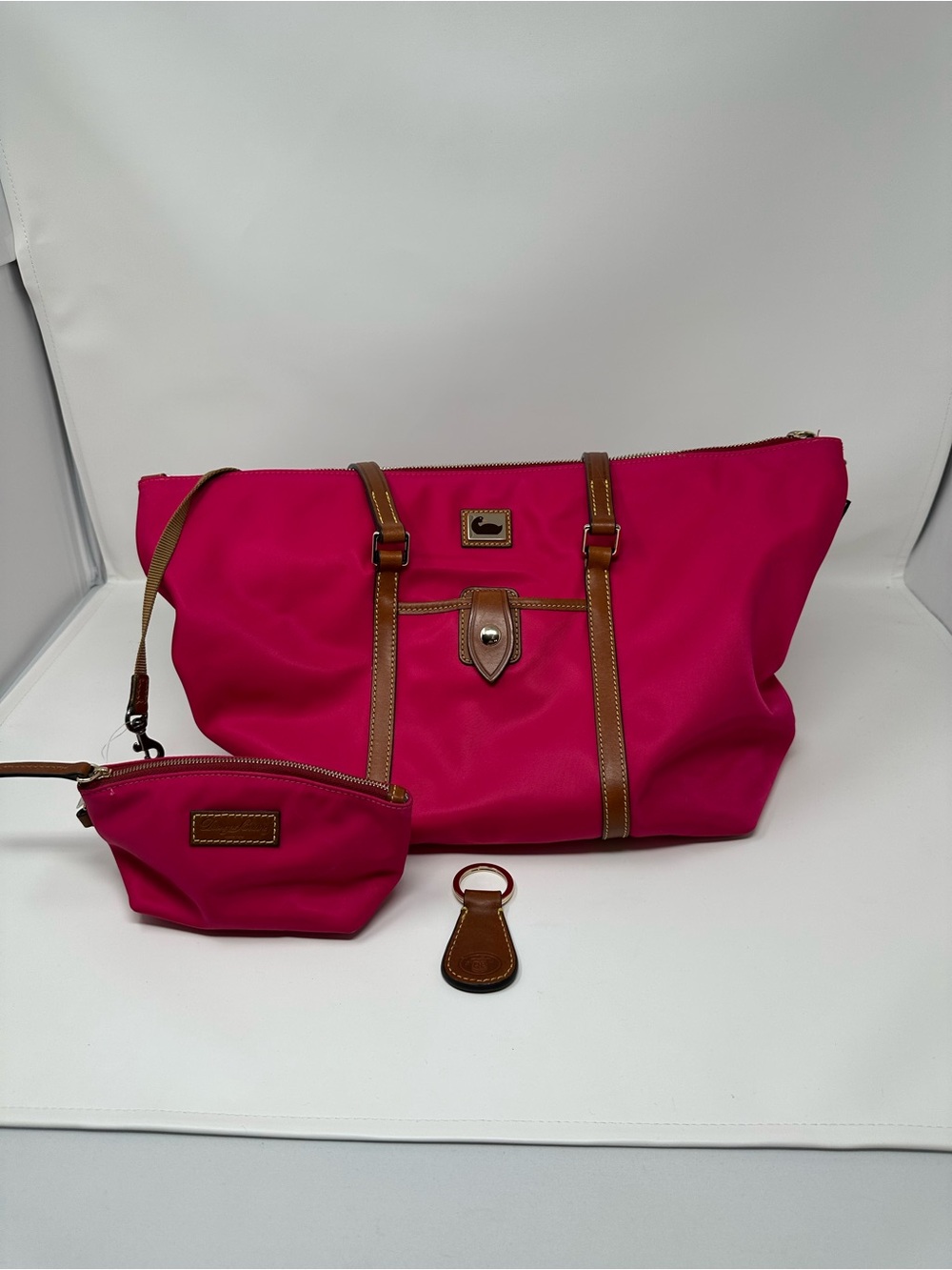 NWOT Dooney & Bourke Hot Pink Shoulder Bag w/Pouch and key fob - Picture 2 of 5